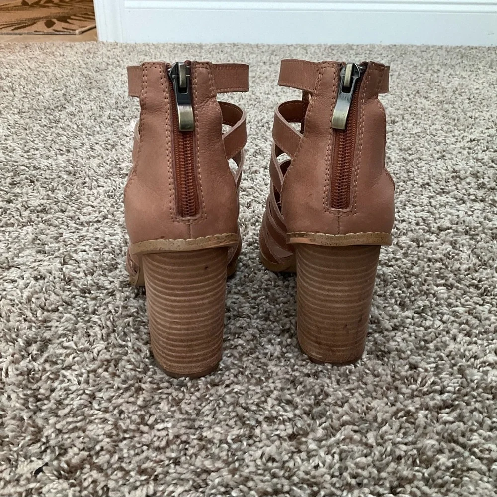 Steve Madden Heeled Strappy Sandals Size 7.5